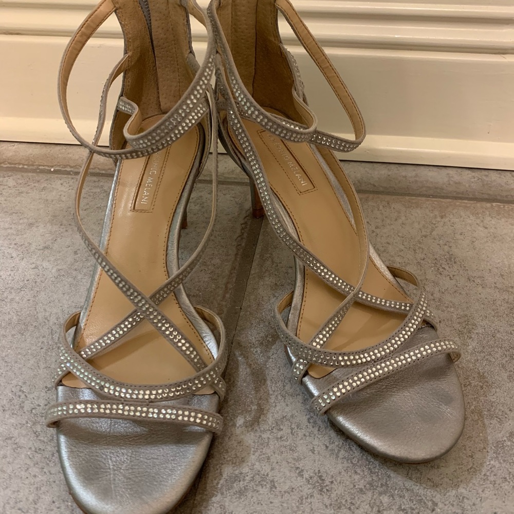 Antonio Melani size 7.5 silver heels with diamonds